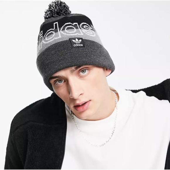 🆕✔️✔️ADIDAS RETRO POMPOM BEANIE ✔️✔️🆕 - Picture 3 of 9